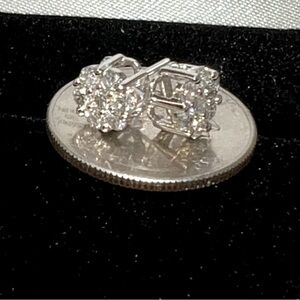 Natural diamond earrings